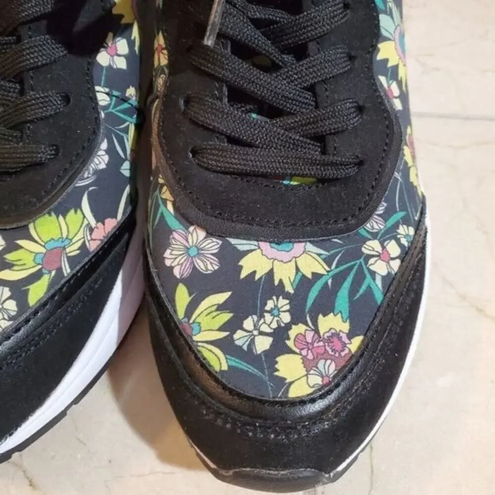 Marc Fisher Floral Print Low Top Sneakers Black Multi Color Lace Up Size 7